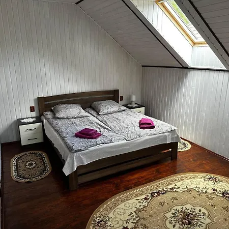 затишна оселя Holiday home Kelechin